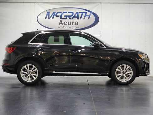 Used 2023 Audi Q3 2.0T Premium Plus w/ Premium Plus Package AWD/4WD image 3