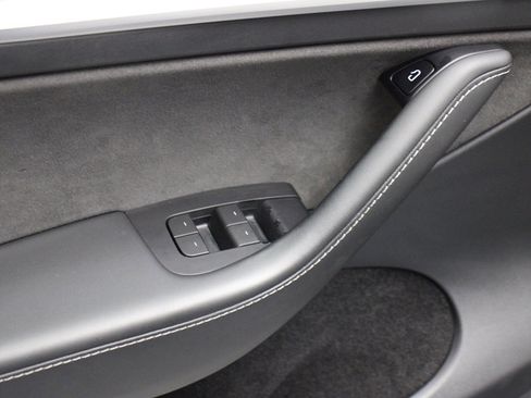 Used 2022 Tesla Model Y Performance image 57