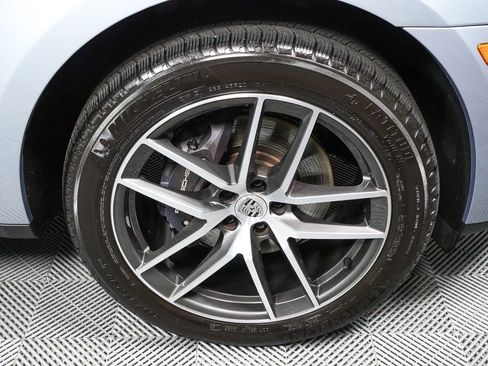 Certified 2025 Porsche Macan AWD image 40