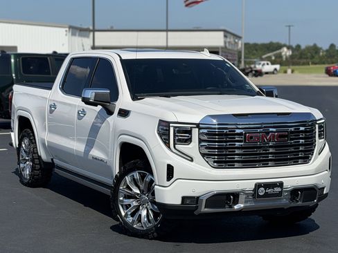 Used 2024 GMC Sierra 1500 Denali AWD/4WD image 4