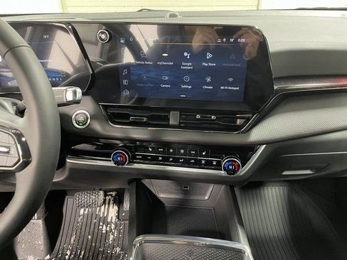 New 2026 Chevrolet Equinox RS w/ LPO, Floor Liner Package image 16