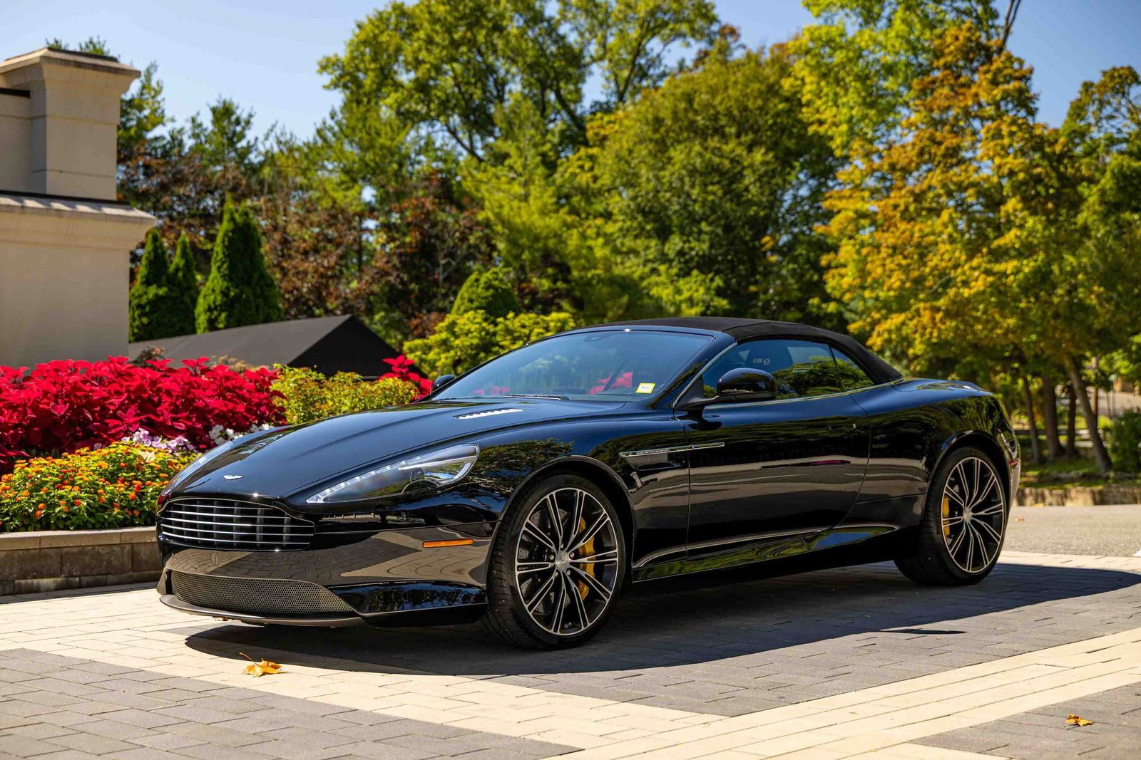 Used 2013 Aston Martin DB9 Volante RWD image 59