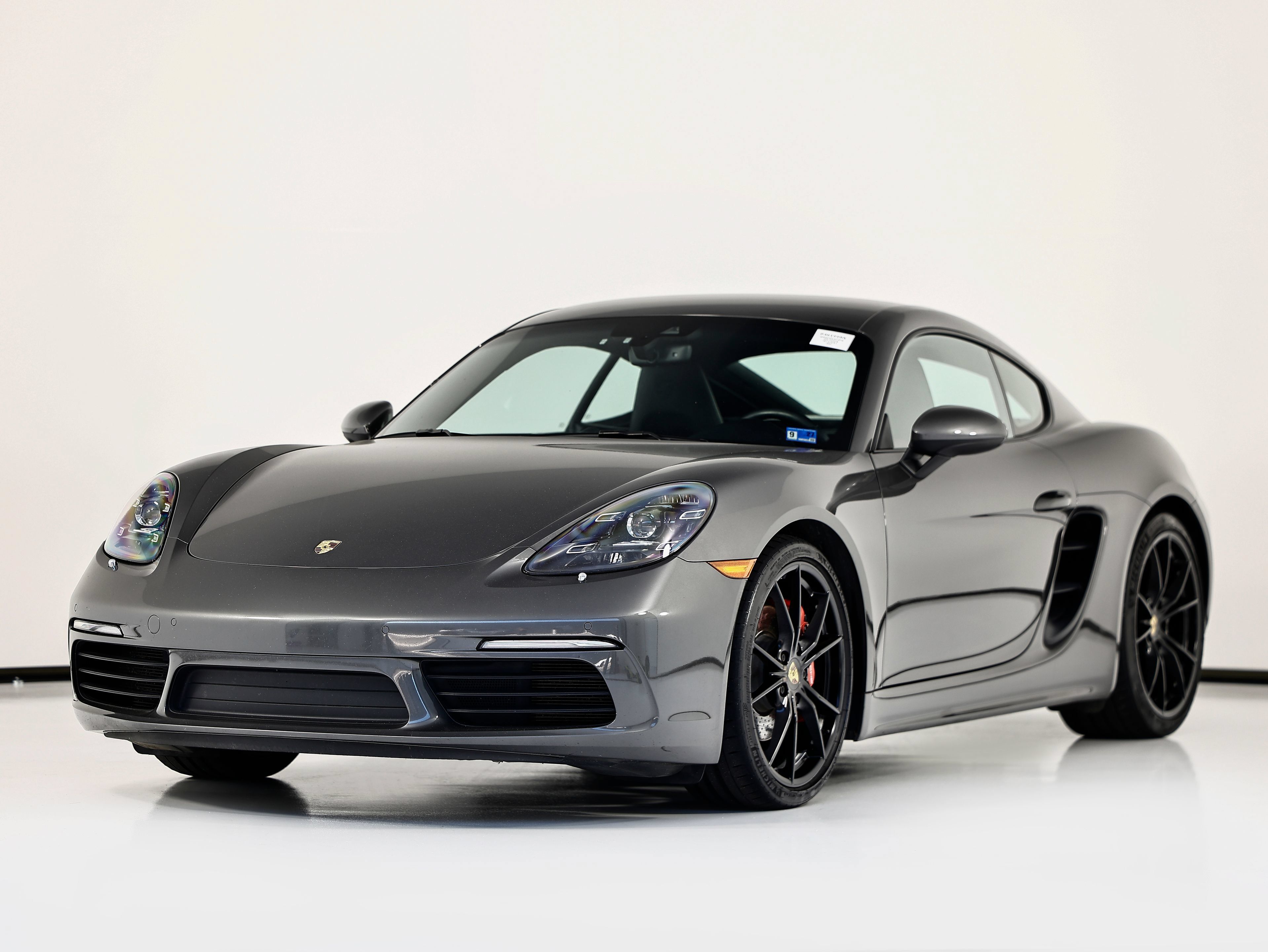 Used 2018 Porsche 718 Cayman S RWD image 1