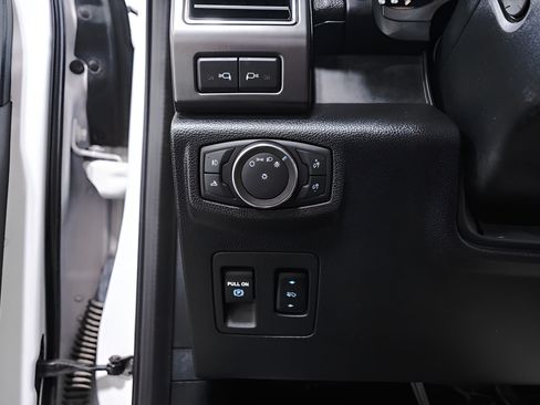 Used 2019 Ford F150 Lariat w/ Equipment Group 502A Luxury AWD/4WD image 24