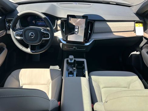 Certified 2026 Volvo XC90 B5 Plus image 7