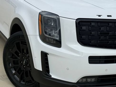 Used 2022 Kia Telluride SX w/ SX Prestige Package AWD/4WD image 3