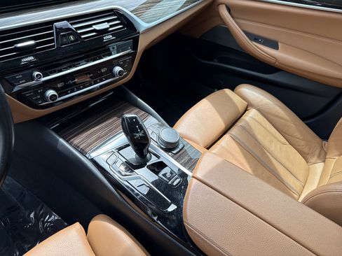 Used 2021 BMW 540i w/ Premium Package RWD image 27