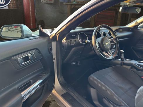 Used 2020 Ford Mustang Coupe image 17