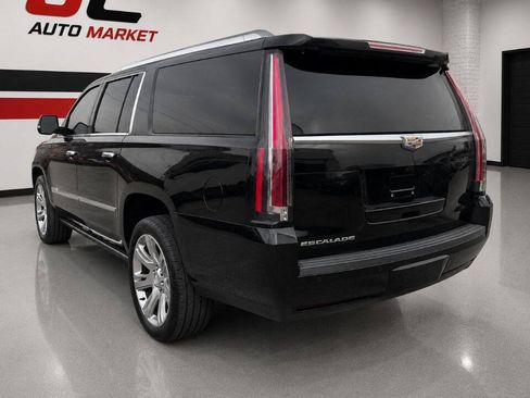 Used 2017 Cadillac Escalade ESV Premium Luxury AWD/4WD image 3