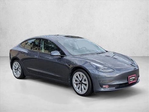 Used 2022 Tesla Model 3 image 3