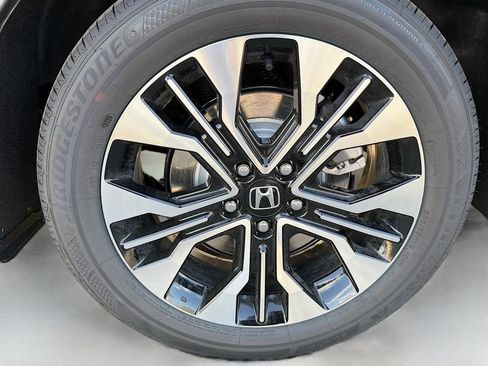 Used 2026 Honda Odyssey Elite image 5