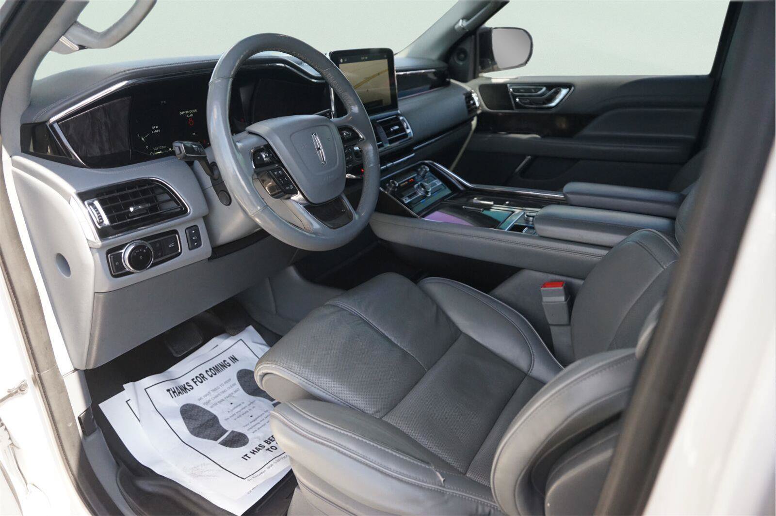 Used 2019 Lincoln Navigator L Select w/ Technology Package RWD image 8