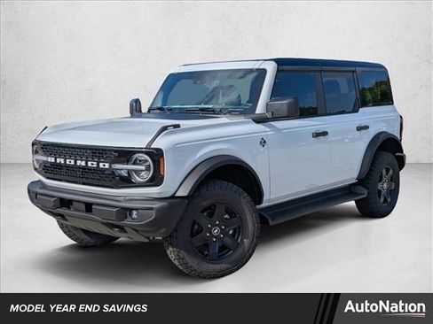 New 2025 Ford Bronco Outer Banks w/ Black Appearance Package image 1