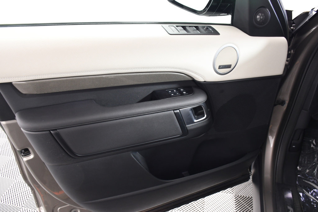 Used 2023 Land Rover Discovery S R-Dynamic AWD/4WD image 14