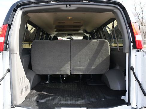 Used 2022 Chevrolet Express 3500 LS image 8