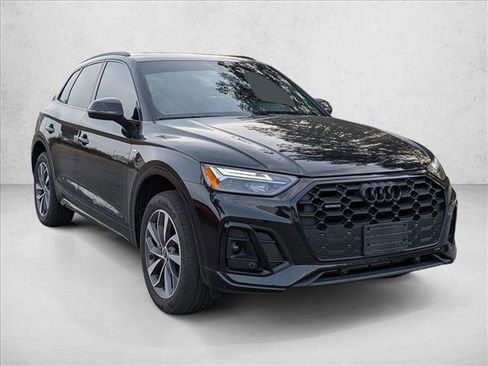 Used 2024 Audi Q5 2.0T Premium w/ Summer of Audi Package image 8