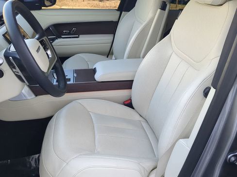 Used 2024 Land Rover Range Rover SE image 16