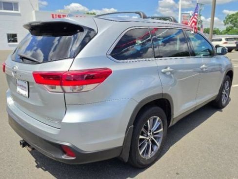 Used 2019 Toyota Highlander XLE AWD/4WD image 8