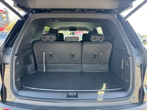 Used 2026 Chevrolet Traverse LT w/ LPO, Floor Liner Package FWD image 10