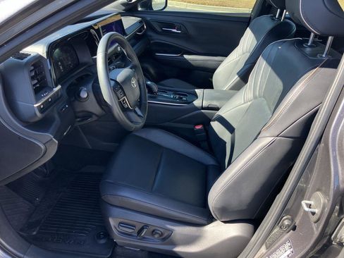 Used 2023 Toyota Crown image 12