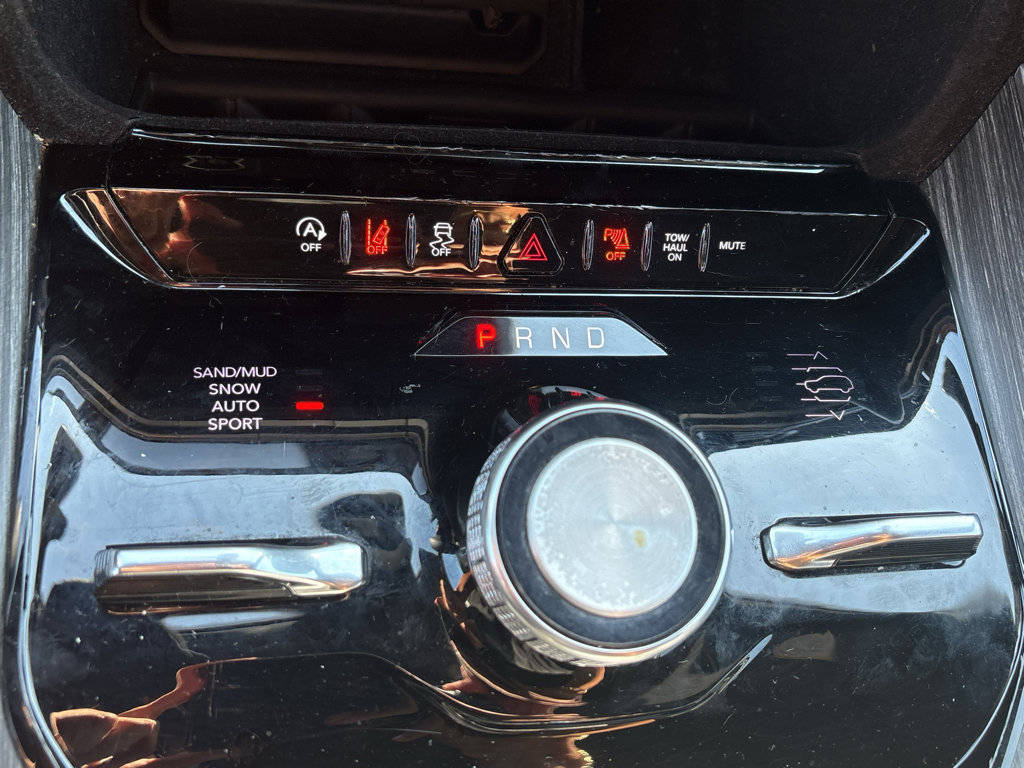 Used 2024 Jeep Wagoneer Series III AWD/4WD image 26