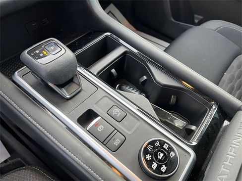 Used 2022 Nissan Pathfinder SV w/ SV Premium Package image 22