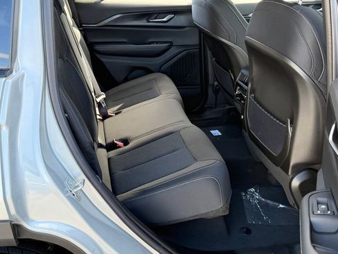 New 2026 Jeep Grand Cherokee Laredo X AWD/4WD image 19