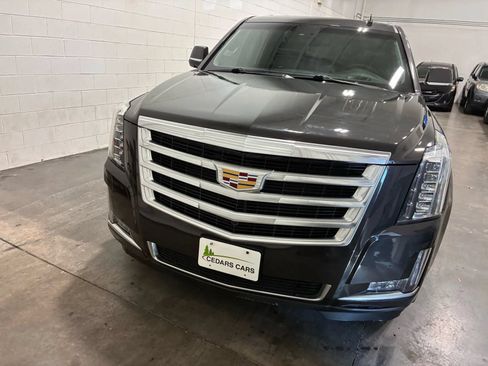 Used 2015 Cadillac Escalade ESV Luxury AWD/4WD image 13