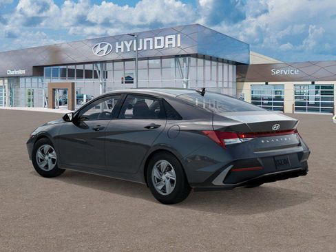 New 2026 Hyundai Elantra SE FWD image 5