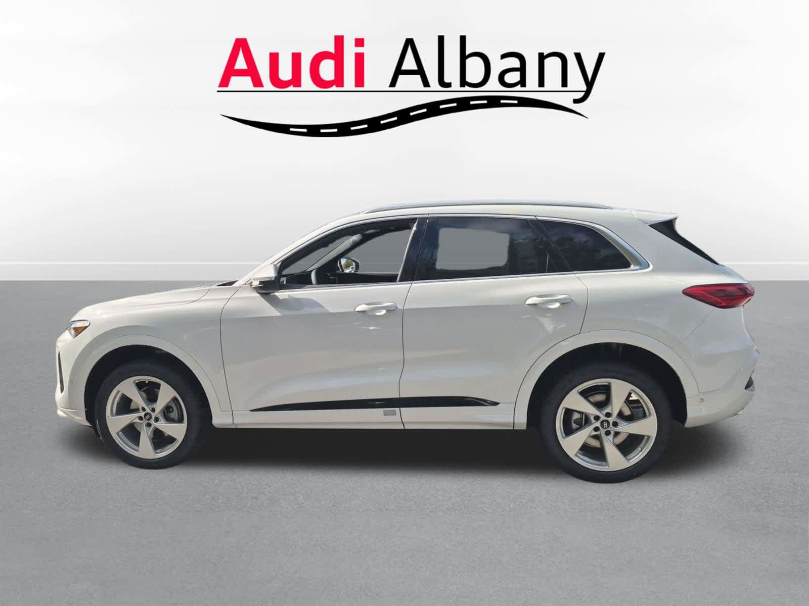 New 2026 Audi Q5 Premium AWD/4WD image 2