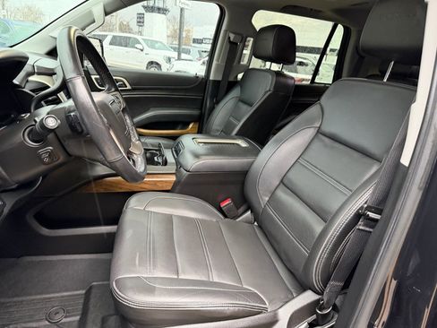 Used 2020 GMC Yukon Denali w/ Denali Premium Package image 10