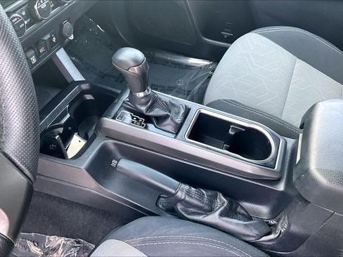 Used 2021 Toyota Tacoma TRD Off-Road AWD/4WD image 22