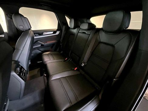 New 2026 Porsche Cayenne image 28