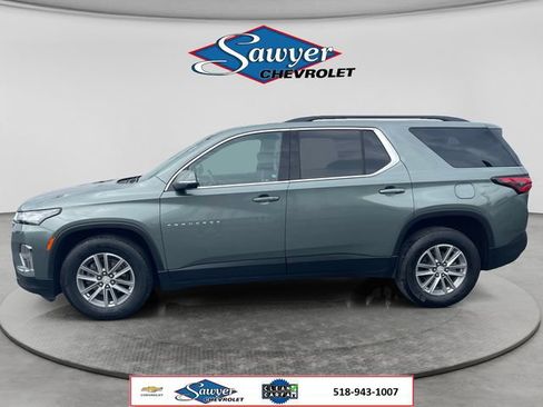 Used 2023 Chevrolet Traverse LT AWD/4WD image 2