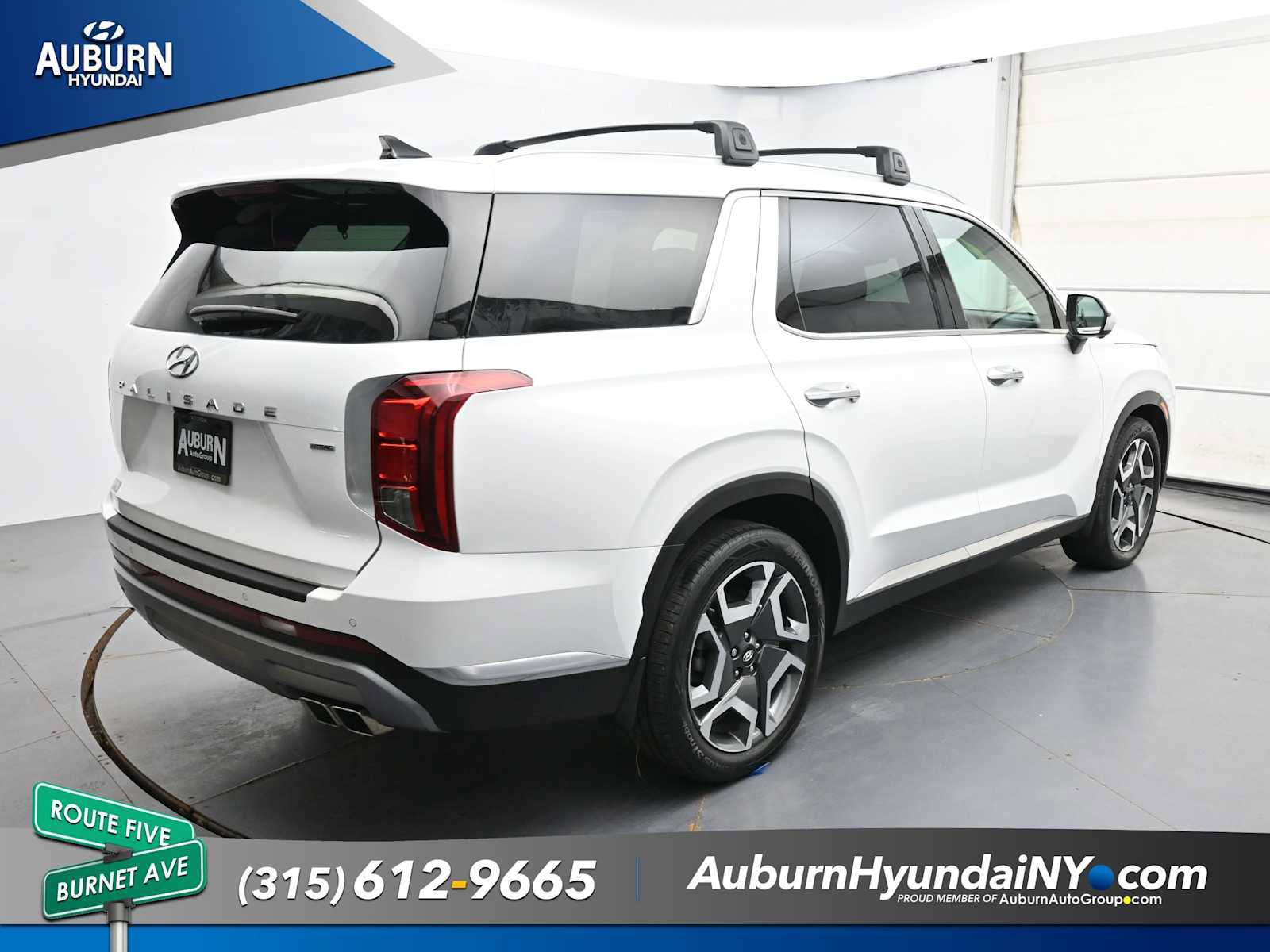 Certified 2024 Hyundai Palisade Limited AWD/4WD image 2