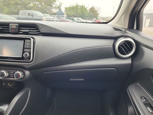Used 2021 Nissan Versa S image 33