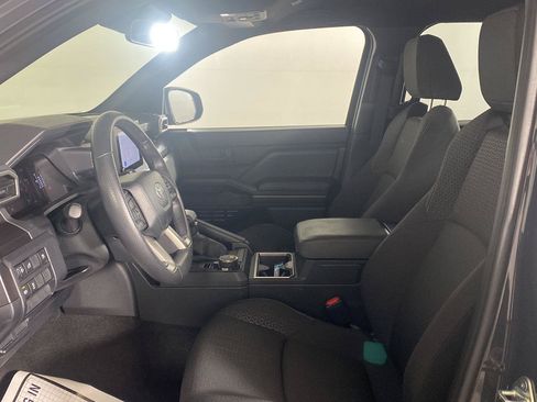 Used 2025 Toyota 4Runner SR5 AWD/4WD image 25