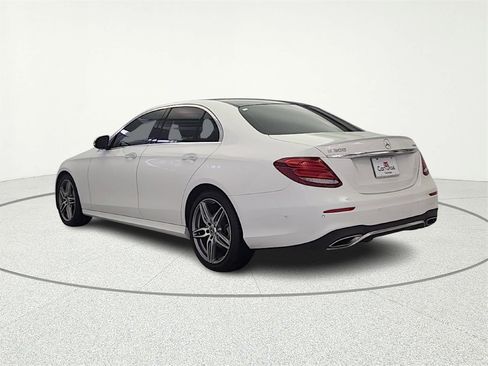 Used 2018 Mercedes-Benz E 300 4MATIC image 6