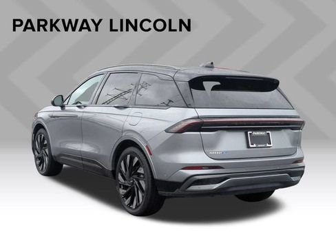 Used 2024 Lincoln Nautilus Reserve w/ Equipment Group 202A AWD/4WD image 3