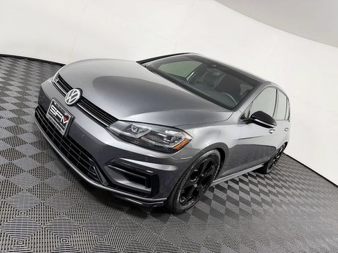 Used 2018 Volkswagen Golf 4-Door AWD/4WD image 17