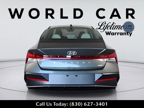 Used 2025 Hyundai Elantra Limited FWD image 4