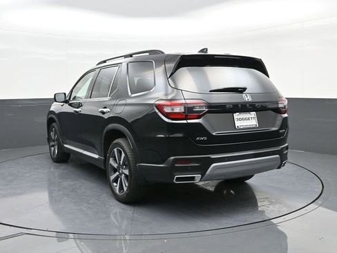 Used 2024 Honda Pilot Touring image 8