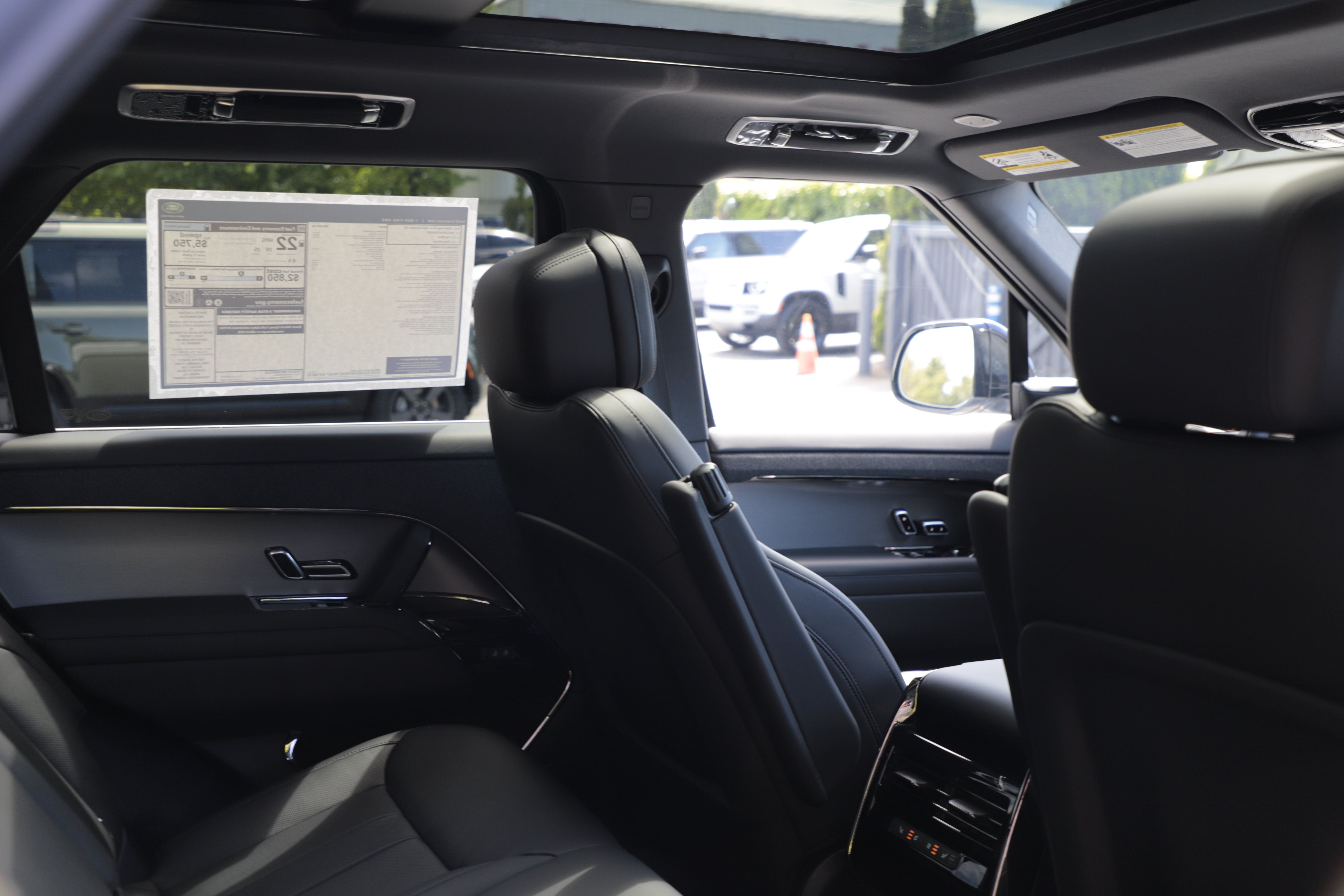 New 2026 Land Rover Range Rover Sport Dynamic SE AWD/4WD image 13
