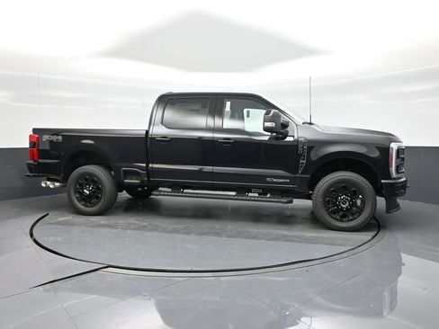 New 2026 Ford F250 Lariat w/ Black Appearance Package AWD/4WD image 16