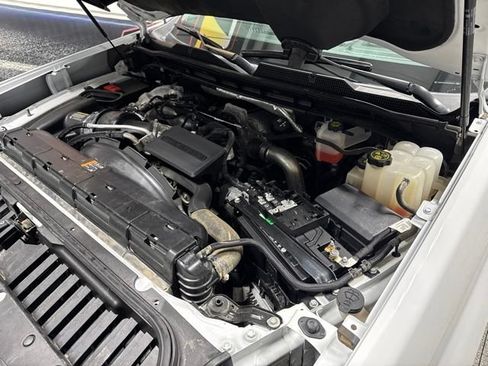Used 2024 Chevrolet Silverado 2500 LT AWD/4WD image 32