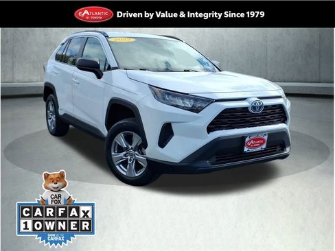 Certified 2022 Toyota RAV4 LE image 1