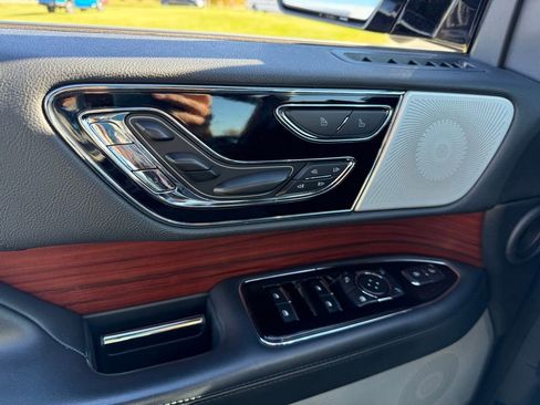 Used 2022 Lincoln Navigator Reserve w/ Equipment Group 201A image 13