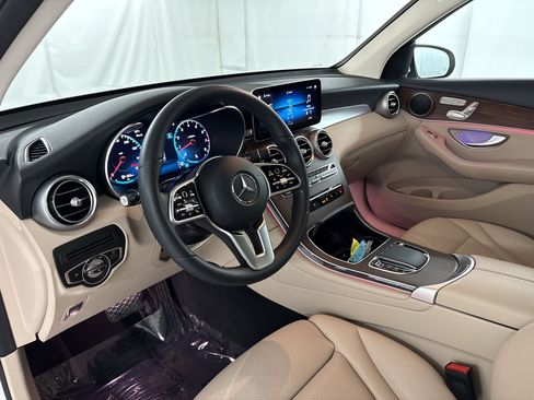 Certified 2022 Mercedes-Benz GLC 300 4MATIC image 4