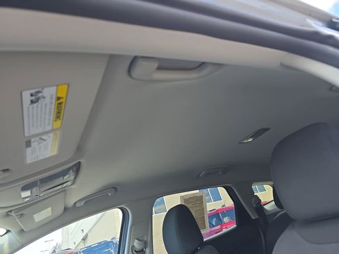 Used 2025 Kia Sportage LX image 31