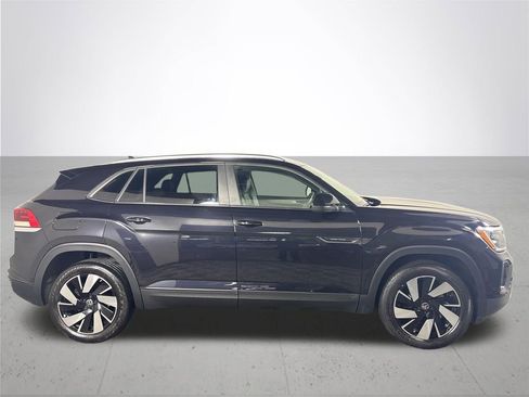 Certified 2024 Volkswagen Atlas Cross Sport SE image 5